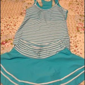 Women’s Size M 2 piece bathing suit - never worn, tags still on it.